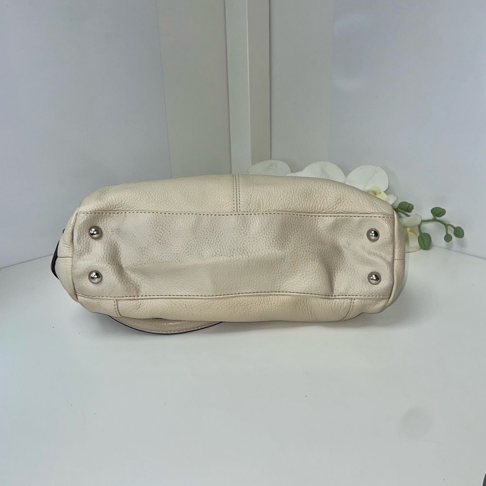 Tignanello Cream Shoulder Bag - Picture 5 of 9